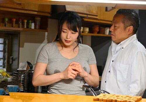 Chồng không đoái hoài vợ gạ tình bố chồng hồi xuân vì thiếu thốn Chồng không đoái hoài vợ gạ tình bố chồng hồi xuân vì thiếu thốn