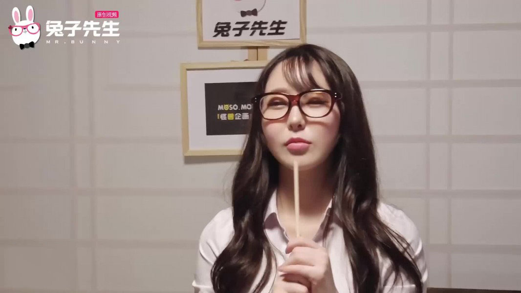TZ100 - Hiếp dâm tập thể em gái hàng ngon đêm giao thừa TZ100 - Hiếp dâm tập thể em gái hàng ngon đêm giao thừa